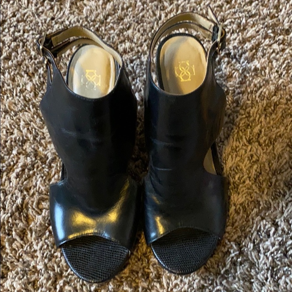 Wedge shoes